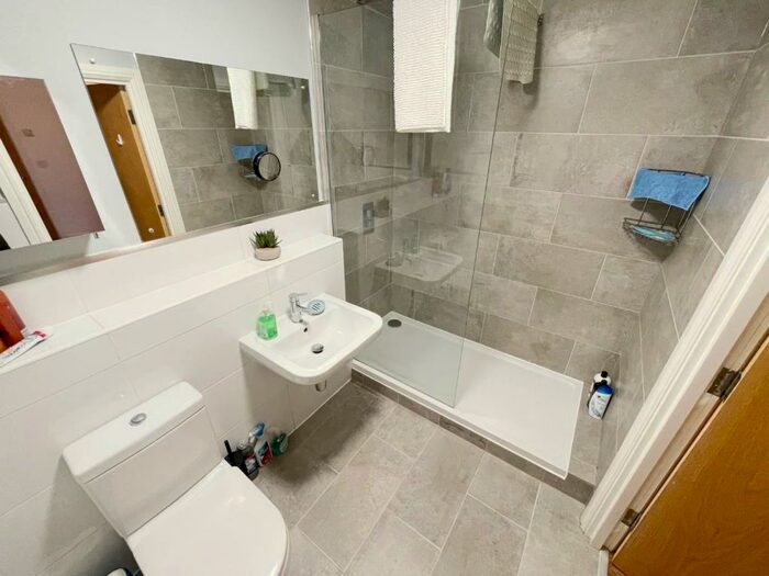 1 Bedroom Apartment To Rent In Houseman Crescent, West Didsbury, M20