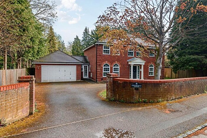 4 Bedroom Detached House For Sale In Meadway Park, Gerrards Cross, Buckinghamshire, SL9