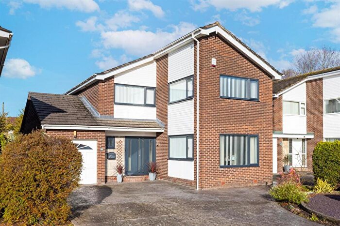 4 Bedroom Detached House For Sale In Arran Close, Woolstanwood, CW2