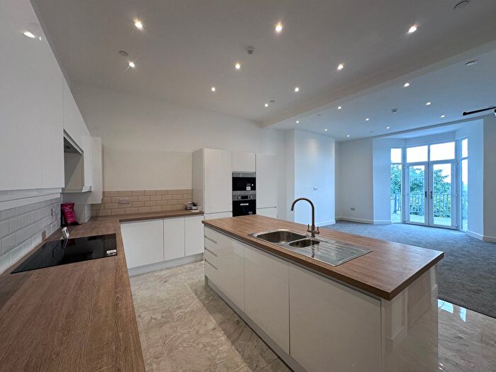 2 Bedroom Flat To Rent In Oaklands Terrace, Swansea, SA1