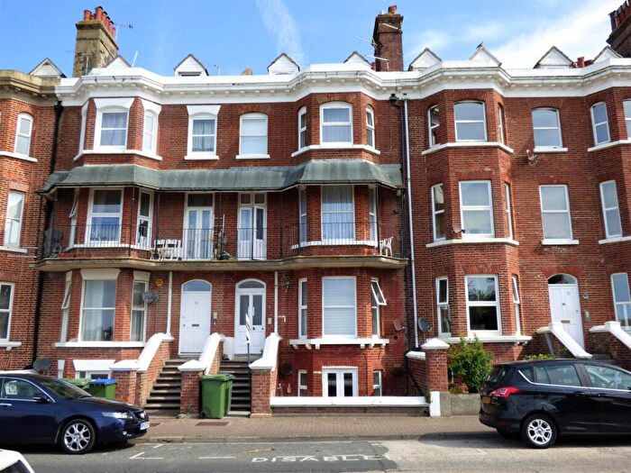 1 Bedroom Apartment For Sale In South Terrace, Littlehampton, BN17