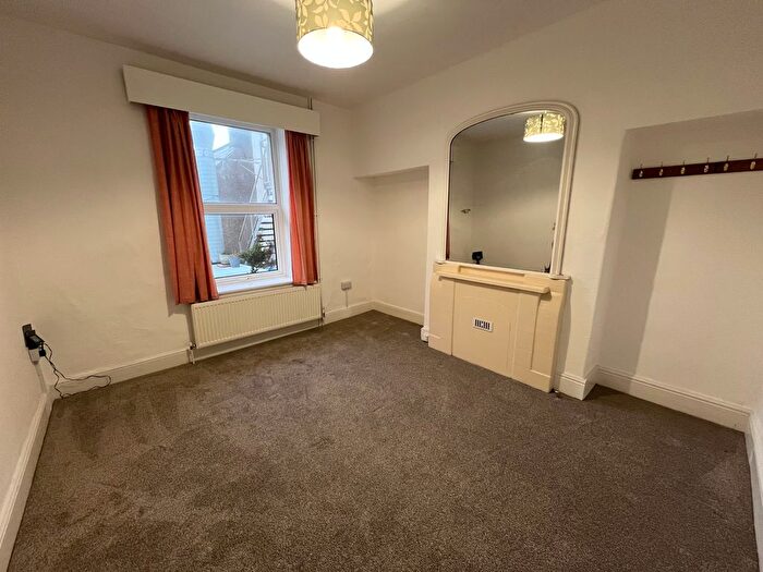 2 Bedroom Maisonette To Rent In John Street, Porthcawl, CF36