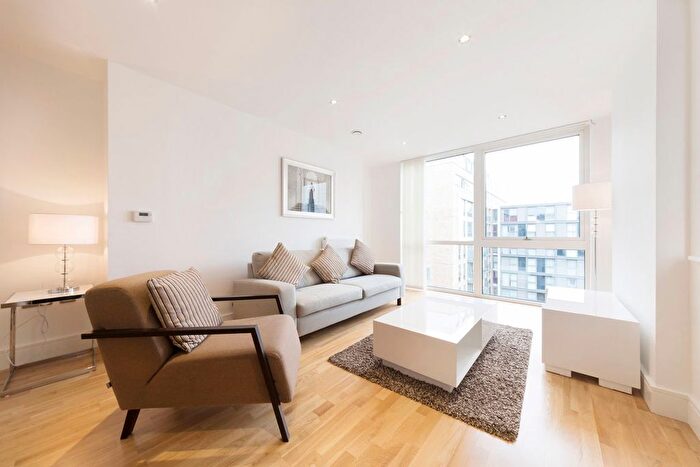 2 Bedroom Flat To Rent In Dowells Street, Greenwich, SE10