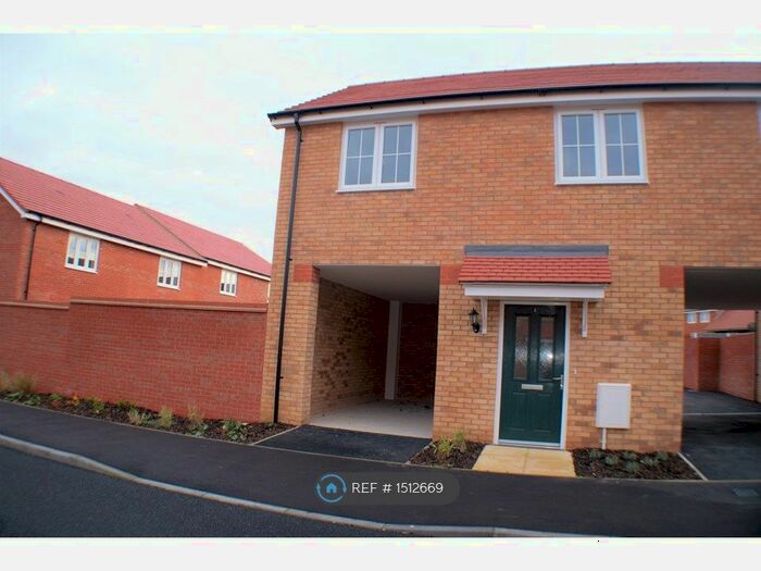 2 Bedroom Maisonette To Rent In Swallows Way, Walton On The Naze, CO14
