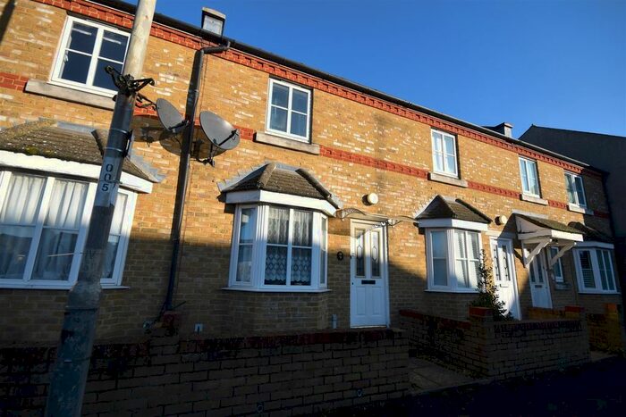2 Bedroom Terraced House To Rent In High Street, Colnbrook, Slough, SL3