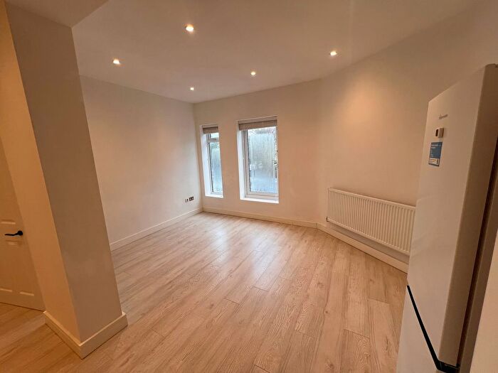 2 Bedroom Flat To Rent In Seagry Road, London, E11