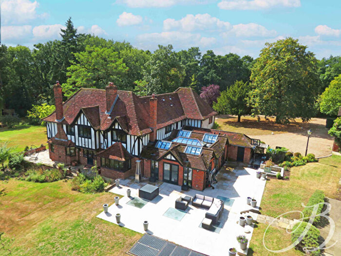 6 Bedroom Country House For Sale In Winter Hill Road, Cookham, SL6