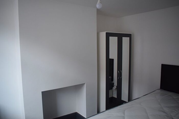 4 Bedroom Terraced House To Rent In Guildford Street, Stoke-On-Trent, ST4