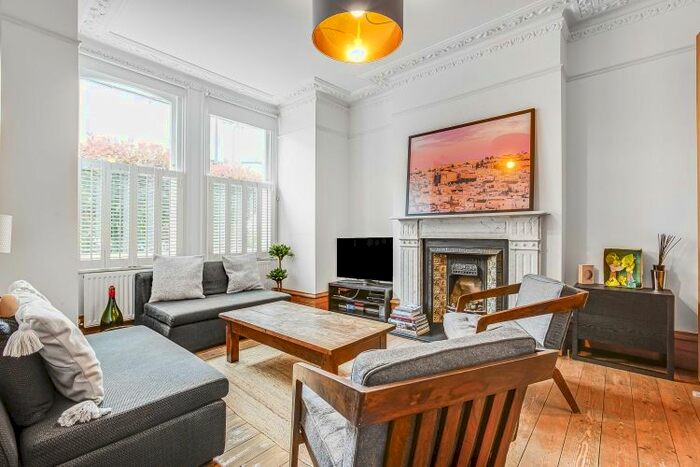 4 Bedroom Flat To Rent In Tournay Road, London, SW6