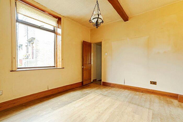 2 Bedroom Detached House For Sale In Vernon Place, Stanningley, Pudsey, LS28