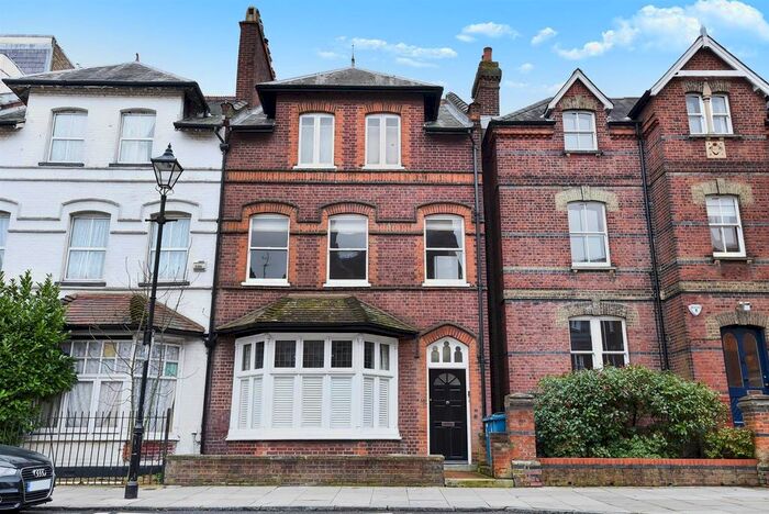 2 Bedroom Flat To Rent In High Street, Harrow-On-The-Hill, Harrow, HA1