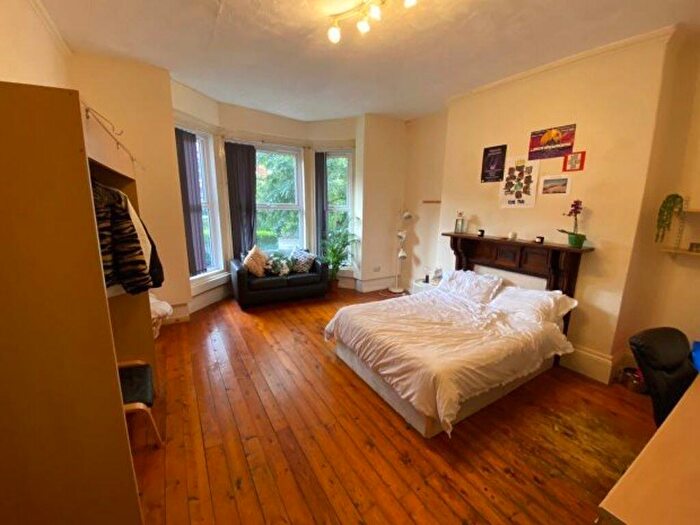 8 Bedroom House To Rent In Ash Grove, Leeds, LS6