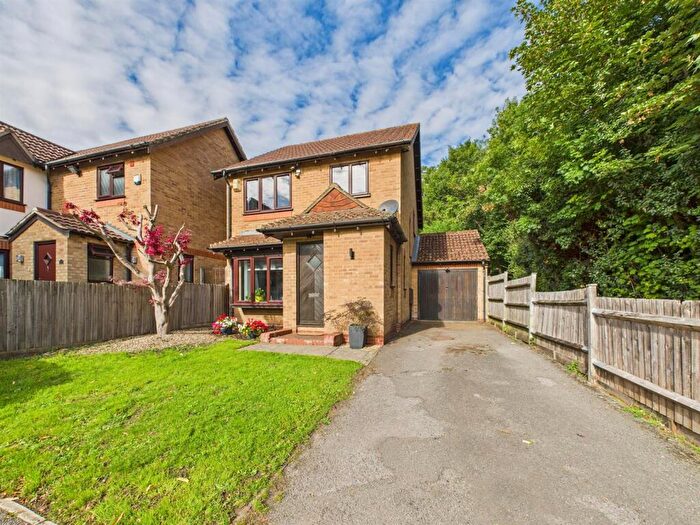 3 Bedroom Detached House For Sale In Hirstwood, Tilehurst, Reading, RG30