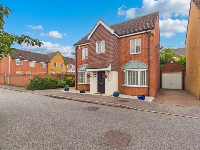 4 Bedroom Detached House For Sale In Hopewell Close, Chafford Hundred, RM16