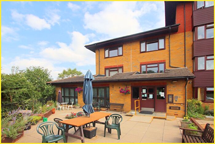 1 Bedroom Property To Rent In Red Lodge Road, Red Lodge Red Lodge Road, BR4