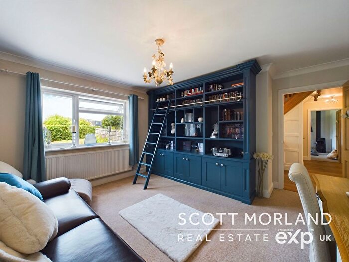 5 Bedroom Detached House For Sale In Old Kempshott Lane, Basingstoke, RG22