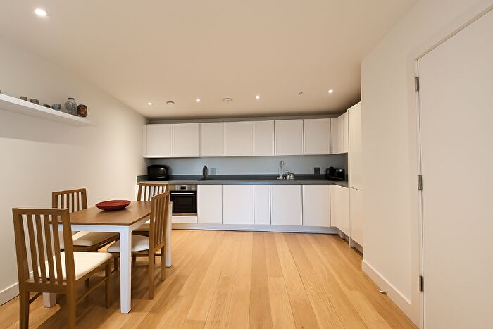 2 Bedroom Apartment For Sale In Love Lane, London, SE18