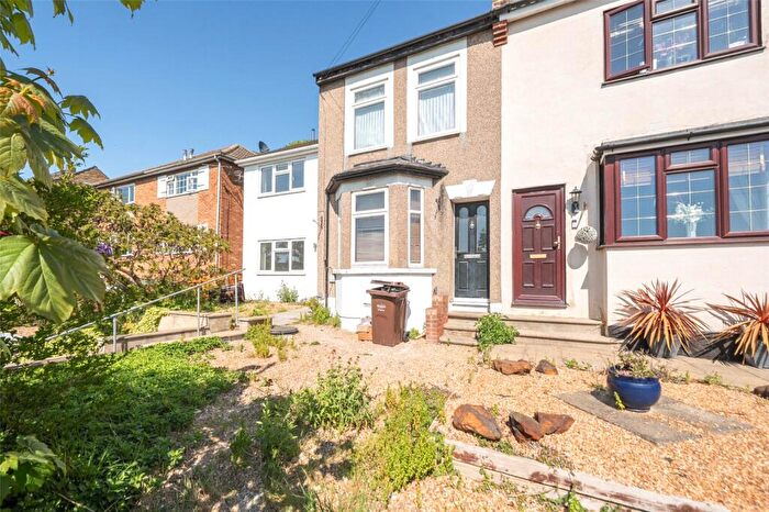3 Bedroom Semi-Detached House For Sale In Beacon Road, Chatham, Kent, ME5
