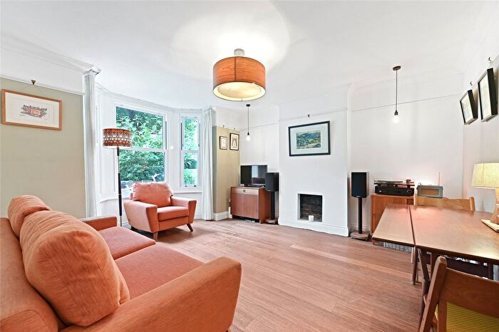 2 Bedroom Flat For Sale In Ellerslie Road, London, W12