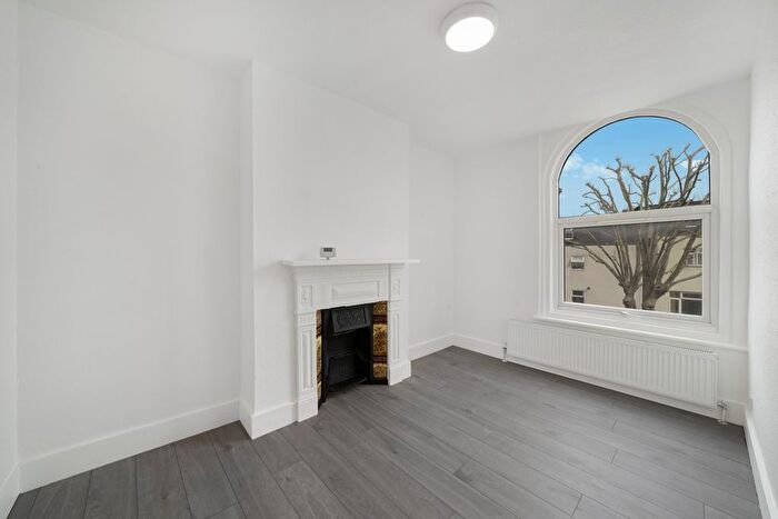 1 Bedroom Flat To Rent In London Road, London, SW16