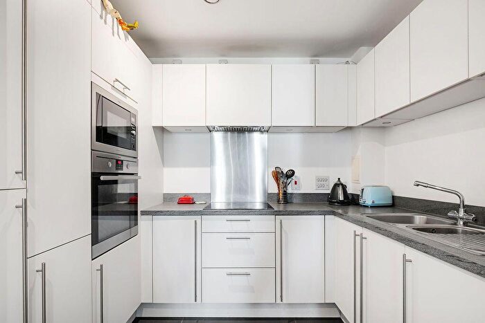 1 Bedroom Flat To Rent In Harford Street, Mile End, E1