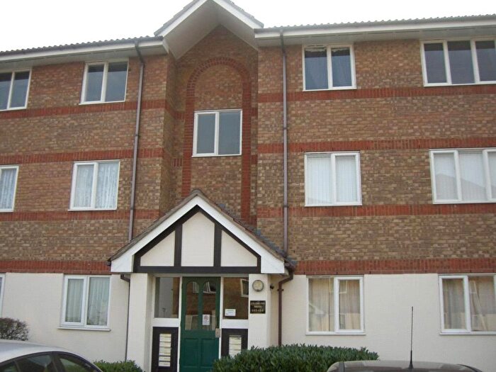 1 Bedroom Flat To Rent In Chandlers Drive, Erith, Kent, DA8