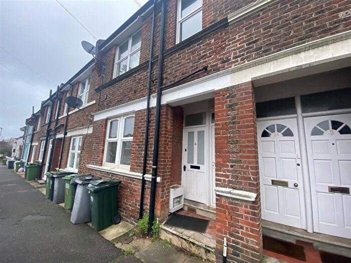 1 Bedroom Flat To Rent In The Broadway, Hastings, TN35