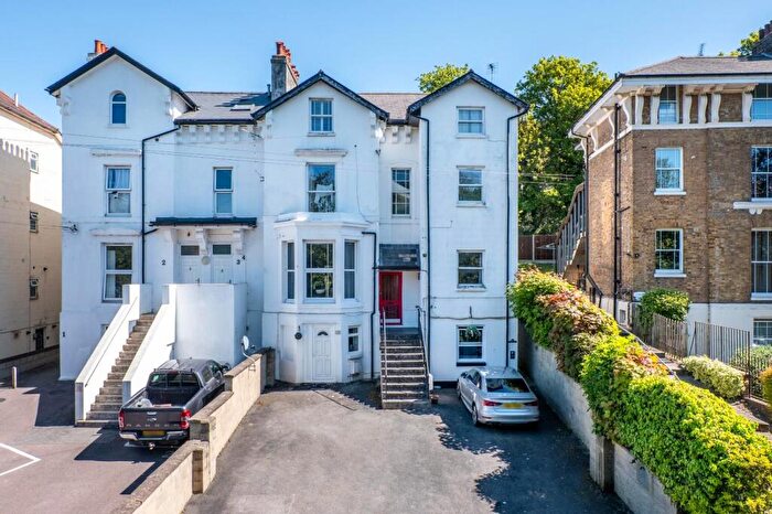 1 Bedroom Flat For Sale In Bean Road, Greenhithe, DA9