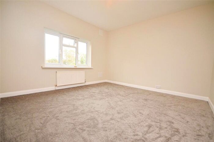 2 Bedroom Apartment To Rent In Grove Court, Little Gaynes Lane, Upminster, RM14
