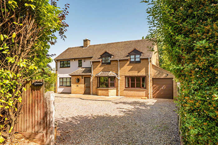 4 Bedroom Detached House For Sale In Clifton Road, Deddington, OX15