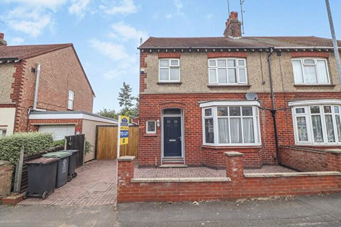 3 Bedroom Semi-Detached House To Rent In Upper Queen Street, Rushden, NN10