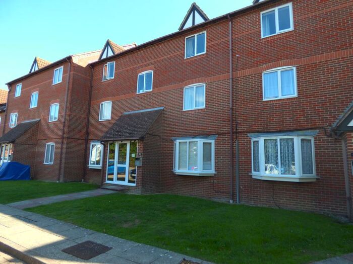 1 Bedroom Apartment To Rent In Irwin Heights, Elson, PO12