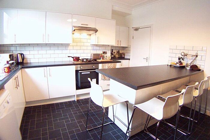 6 Bedroom Terraced House To Rent In Headingley Mount, LS6