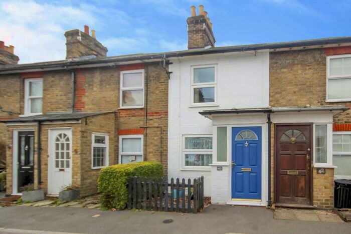 2 Bedroom Cottage To Rent In Alfred Road, Brentwood, Essex, CM14