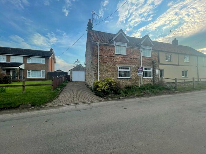 3 Bedroom Cottage For Sale In Edenham Road, Hanthorpe, Bourne, PE10