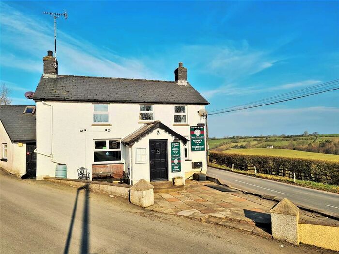 3 Bedroom Property For Sale In New Cross, Aberystwyth, SY23