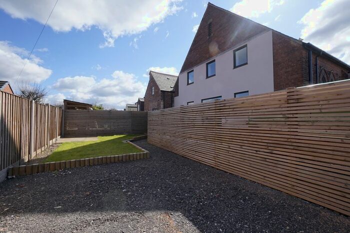 2 Bedroom Flat To Rent In Beech Road, Golborne, WA3