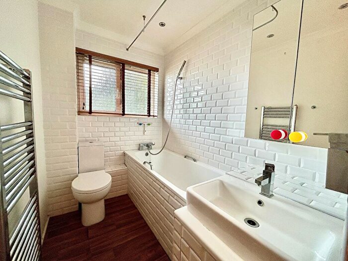 2 Bedroom Flat To Rent In Manning House, The Drive, Walthamstow, E17