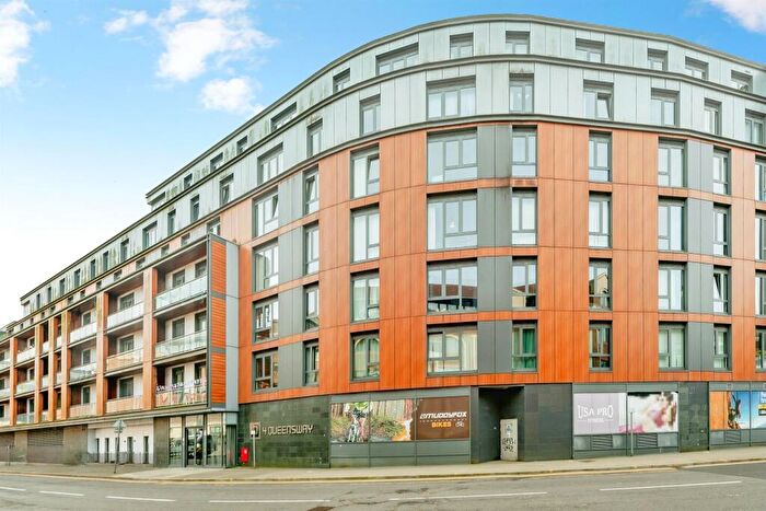 1 Bedroom Apartment For Sale In Queensway, Redhill, RH1