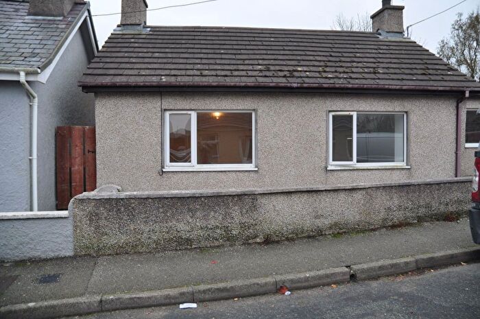 2 Bedroom Bungalow To Rent In Penysarn, LL69