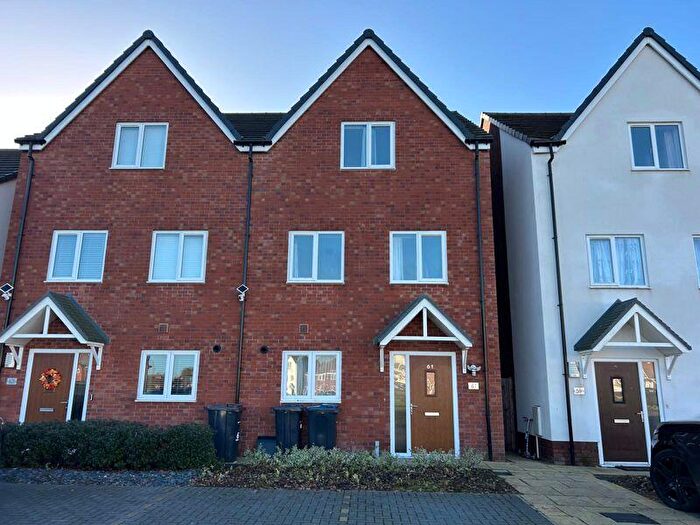 3 Bedroom Semi Detached House To Rent In Stadium Road, Birmingham, B28