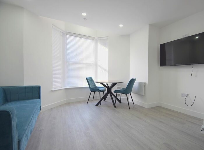 1 Bedroom Flat To Rent In North Road, Cardiff, CF10