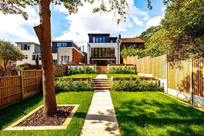 4 Bedroom Detached House For Sale In Mount Road, Benfleet, SS7
