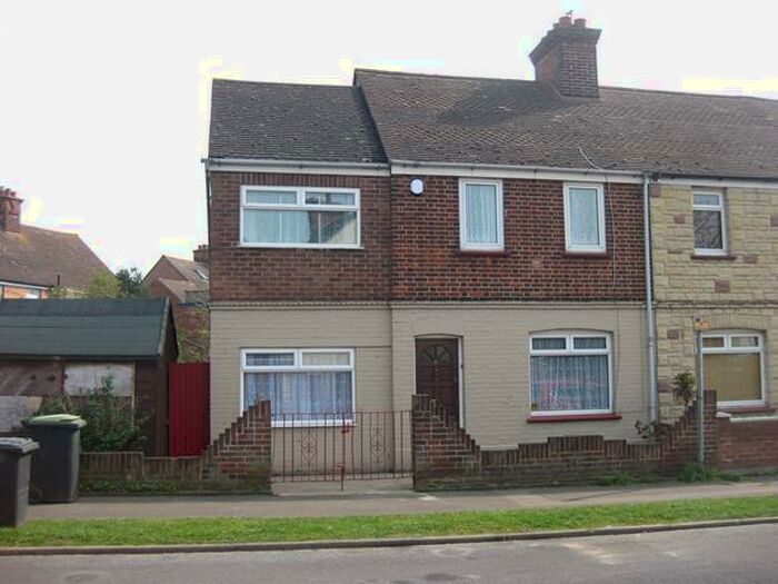 3 Bedroom Terraced House To Rent In Mount Pleasant Road, Clapham, MK41