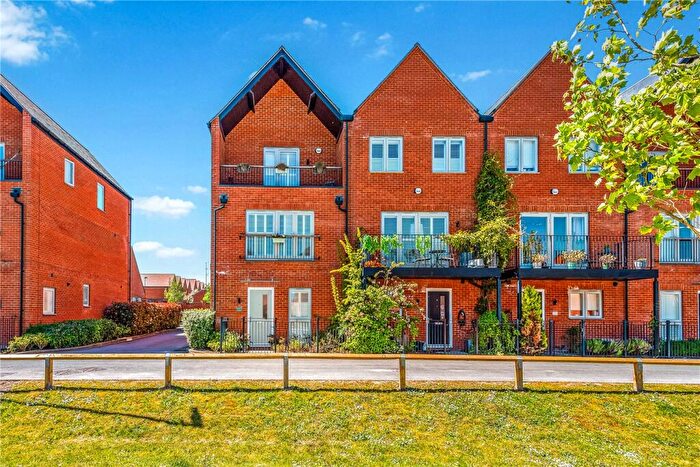 3 Bedroom End Of Terrace House For Sale In Venta Drive, Winchester, Hampshire, SO22