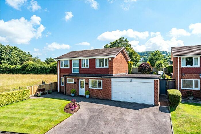 4 Bedroom Detached House For Sale In Follett Road, Tiverton, Devon, EX16