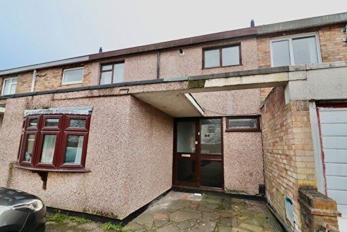 3 Bedroom Property To Rent In Rose Acre, Basildon, SS14