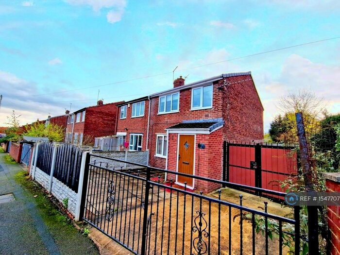 3 Bedroom Semi-Detached House To Rent In Grange Road, Royston, Barnsley, S71