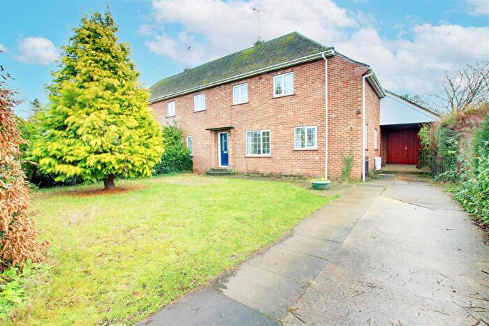 4 Bedroom Semi Detached House To Rent In St. Ives Road, Hemingford Grey, PE28