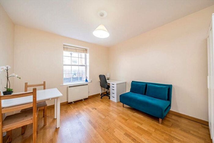 1 Bedroom Flat To Rent In Old Castle Street, Aldgate, E1